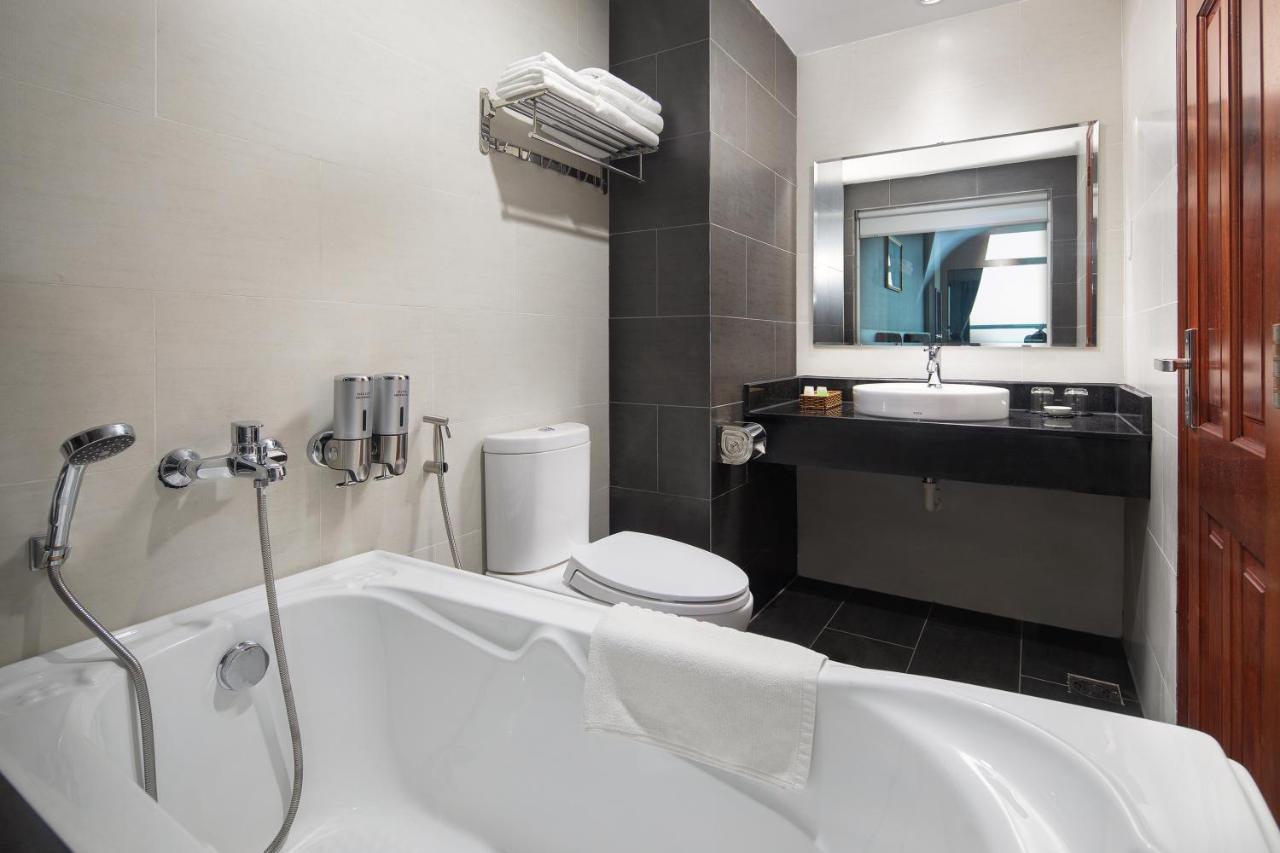 Nolis Hotel Вунг Тау Екстериор снимка